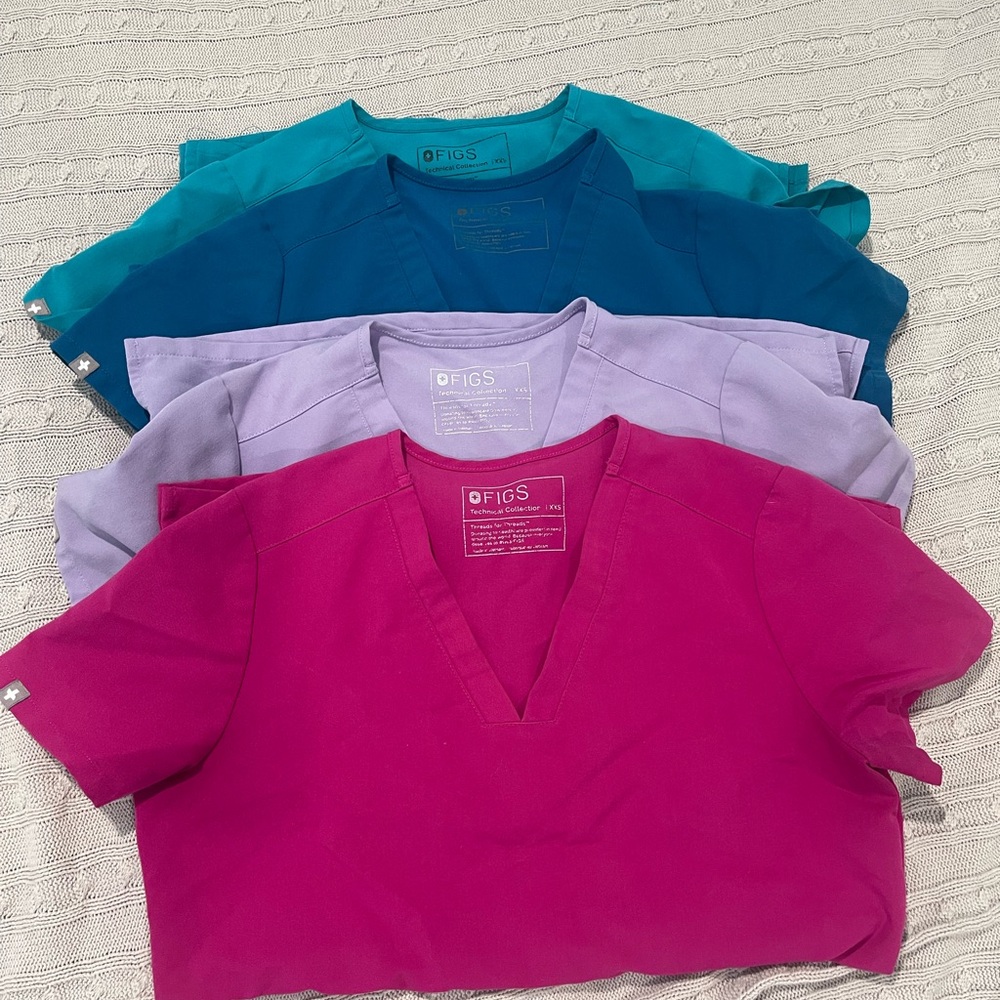 Figs Women's Casma. Bundle of 4